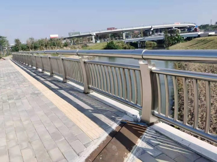 橋梁不銹鋼護(hù)欄 橋梁不銹鋼護(hù)欄